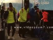 فيديو.. الأهلى وبيراميدز يصلان ملعب الدفاع الجوى وظهور عبدالله السعيد