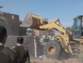 رئاسة مركز الداخلة بالوادى الجديد تنفذ حملة لإزالة منشآت وأبنية بدون تراخيص
