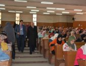 رئيس جامعة الزقازيق يتفقد امتحانات الفترة المسائية بكليتى الطب البيطرى والطفولة