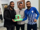صور.. إنبى يحتفل بعيد ميلاد رامى صبرى قبل مواجهة الطلائع