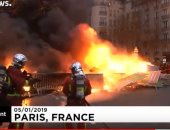 حرق مركبات الشرطة الفرنسية خلال مظاهرات السترات الصفراء