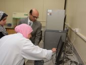فيديو وصور.. نائب رئيس جامعة أسيوط يتفقد وحدات الأبحاث