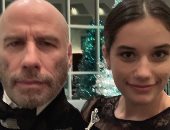 شاهد.. جون ترافولتا يفاجئ محبيه ويستغنى عن "شعره المستعار"