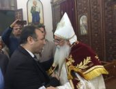 نواب وأحزاب يهنئون بعيد الميلاد المجيد ويوزعون ورد للمصلين فى المحافظات