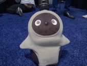 شركة يابانية تطور روبوت شبيه بالأطفال يمكنه الجرى والكلام.. فيديو