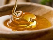 فوائد العسل الأبيض كثيرة منها علاج السعال 