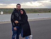 رومانسية على الطريق.. شاهد أحمد الفيشاوى وزوجته فى أحدث فوتو سيشن