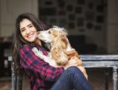 شاهد.. مى عمر فى فوتوسيشن جديد مع كلبها