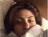 لابسه كل ده وبردانه.. شاهد هيدى كرم تسخر من برودة الجو قبل النوم.. فيديو