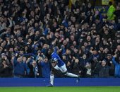 إيفرتون يرتقى للمركز العاشر بجدول الدوري الإنجليزي بفوز صعب على بورنموث