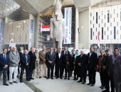 وزير الآثار يصطحب أعضاء لجنة الثقافة والإعلام فى جولة بالمتحف الكبير