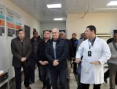 محافظ الأقصر يتفقد مستشفى أرمنت التخصصى لمتابعة إنتظام العمل داخلها