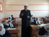 صور.. رئيس منطقة الأقصر الأزهرية يتفقد لجان امتحانات النقل الإعدادي والثانوي