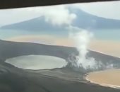 لقطات جوية جديدة تظهر تغيرا هائلا فى شكل بركان "أناك كراكاتو" بعد ثورانه