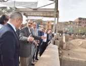فيديو.. محافظ أسيوط يتفقد قناطر ديروط تمهيداً لإحلالها وتجديدها بـ57 مليون دولار