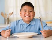 لو ابنك بيعانى من السمنة.. نصائح لمقاومة بدانة الأطفال بسهولة