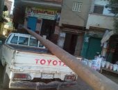 شدة الرياح تسقط أعمدة وكابلات الكهرباء على المنازل فى الشرقية.. صور