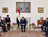 السيسى يتسلم دعوة الرئيس الصينى للمشاركة فى قمة منتدى "الحزام والطريق للتعاون الدولى".. الرئيس خلال استقباله مبعوث "شي جين بينج": نتطلع لتحقيق المزيد من معدلات الاستثمارات المباشرة للصين فى مصر