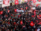قبل الانتخابات الرئاسية بتونس: مواجهات بين الحكومة و اتحاد العمال تنتظر من يحسمها..  توقعات بتصاعد  المواجهات بين الجانبين  بحلول شهر يوليو القادم بالتزامن مع استئناف مفاوضات " الوظيفة العمومية "