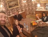 عزت العلايلى وميرفت أمين وبوسى والشافعى فى كواليس "قيد عائلى"