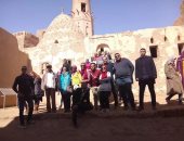 صور.. وصول الفوج التاسع من رحلات (اعرف بلدك) للوادي الجديد 