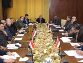 رئيس ميناء دمياط يبحث تطوير العمل مع كبرى الكيانات العاملة بالميناء