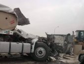 إصابة سائق في انقلاب مقطورة بطريق "بلبيس – العاشر من رمضان" الصحراوي