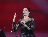 آمال ماهر تشوق جمهورها بفيديو من كواليس تسجيل ألبومها الجديد