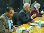 محافظ مطروح يبحث مع الجهاز التنفيذي الاستعداد المبكر لموسم الصيف السياحي