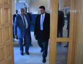 محافظ أسوان يستقبل وزير الشباب والرياضة قبل بدء جولته بالمحافظة