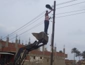 استجابة لـ"اليوم السابع".. محافظ البحيرة يأمر بصيانة أعمدة كهرباء قرية نتما (صور)