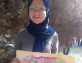 طالبة تشارك بلوحات برسومات مميزة باستخدام القلم الرصاص والالوان