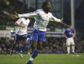 جول مورنينج.. دروجبا يسجل هدفا لا ينسى أمام إيفرتون فى الدوري الإنجليزي