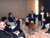 مدبولى ووزير الاقتصاد السعودى يتفقان من دافوس على تعزيز التعاون بين البلدين