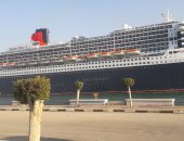 قارئ يشارك صور عبور سفينة "ماري كوين" العملاقة بمدن القناة