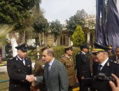 محافظ أسيوط يضع أكليل من الزهور على النصب التذكارى لشهداء الشرطة