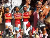 بعد أم كلثوم.. تمثال صلاح يسيطر على ورش خان الخليلى.. والتجار: مو أكل الجو