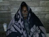 " "إحنا معاك".. قارئ يشارك بصور لرجل بلا مأوى أمام البوابة الثانية لنادى الشمس
