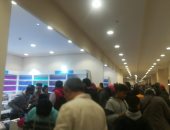 الكتب المدرسية الخارجية تلقى رواجا فى معرض الكتاب.. صور