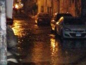 غلق شوارع بنها بسب انفجار ماسورة.. والمدينة تدفع بسيارات لسحب المياه