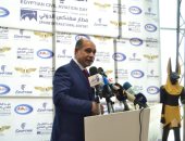 وزير الطيران المدنى يعلن تخفيض 50% من رسوم شحن جثامين المصريين فى الخارج