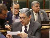 وزير الكهرباء فى البرلمان: 15 مليار جنيه عجزا بتحصيل الفواتير  