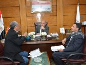 رئيس جامعة أسيوط يلتقى نظيره بجامعة تعز اليمينية لمتابعة أحوال الطلاب