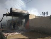صور.. الدفاع المدنى بالفرافرة يسيطر على حريق بمحل ملابس دون إصابات 
