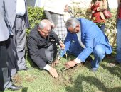 فيديو وصور .. محافظ المنوفية يدشن مبادرة هنجملها لزراعة الأشجار