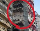 قارئ يحذر من سقوط  سور حديد أحد عمارات سيدى بشر