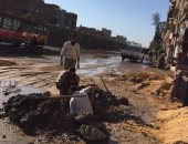 سيارة نقل ثقيل تتسبب فى انفجار خط مياه بشبين القناطر