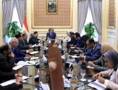 صور.. رئيس الوزراء يتابع مع وزيرى المالية والصحة تطبيق التأمين الصحى ببورسعيد