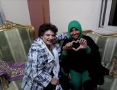 صور.. فتاة من الصم والبكم تعيد تدوير الملابس وتحلم بماكينة خياطة لفتح مشغل