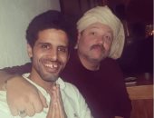 "مهراجا وولده".. صورة كوميدية لـ حمدى الميرغنى ومحمد عبد العزيز
